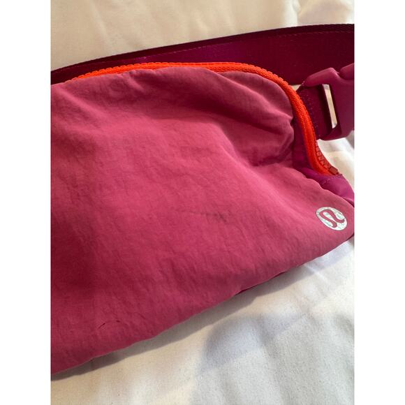 Everywhere Belt Bag - Picture 4 of 12